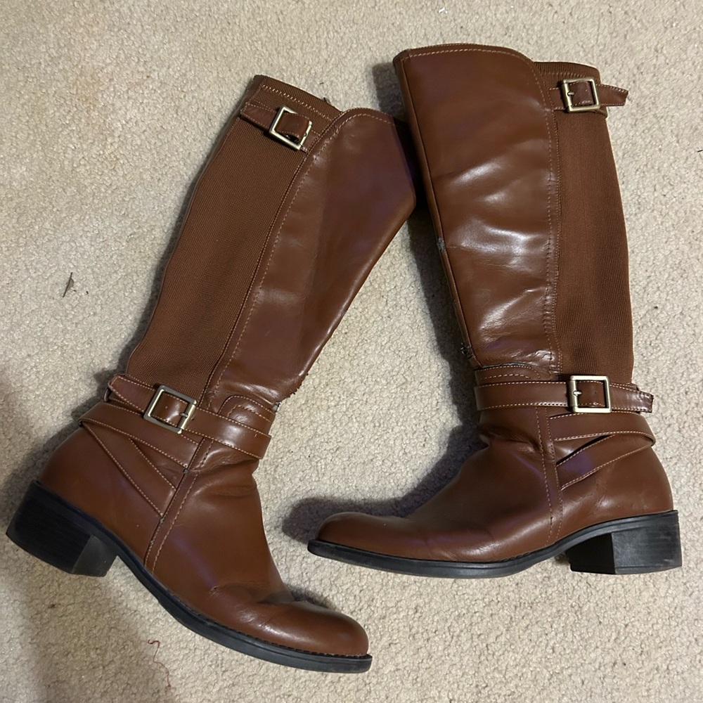 Women’s leather boots
